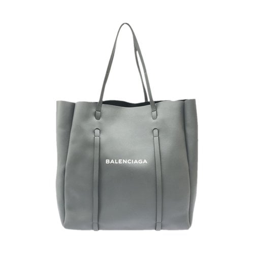 Pre-owned Balenciaga Everyday Leather Tote In Grey