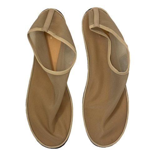 Pre-owned The Row Flats In Beige