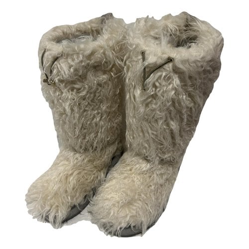 Pre-owned Moncler Leather Snow Boots In White