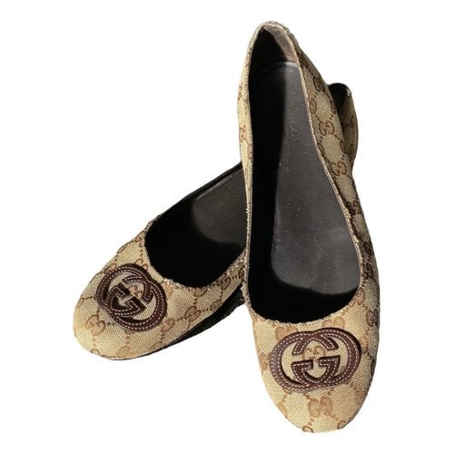 Pre-owned Gucci Cloth Flats In Brown