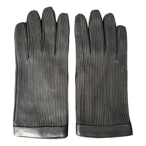 Pre-owned Giorgio Armani Leather Gloves In Black