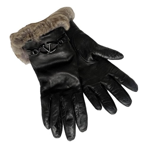 Pre-owned Valentino Garavani Leather Gloves In Black