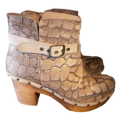 Pre-owned Almala Leather Boots In Beige
