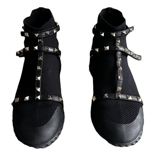 Pre-owned Valentino Garavani Rockstud Ankle Boots In Black