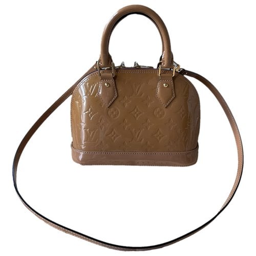 Pre-owned Louis Vuitton Alma Bb Patent Leather Handbag In Camel
