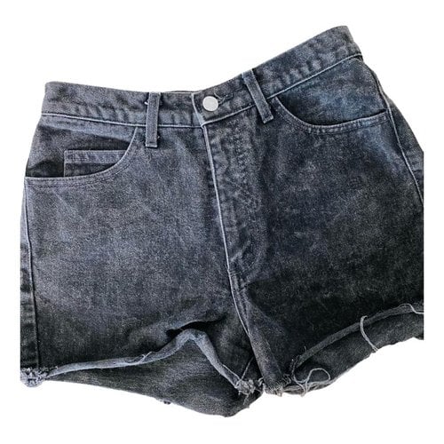 Pre-owned Guess Mini Short In Black