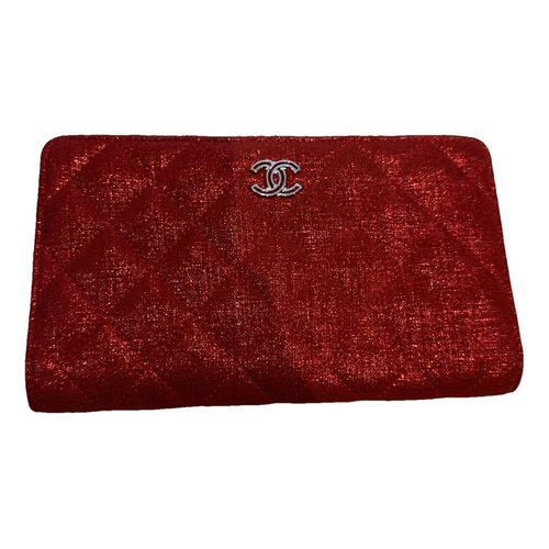 Pre-owned Chanel Cloth Wallet In Red
