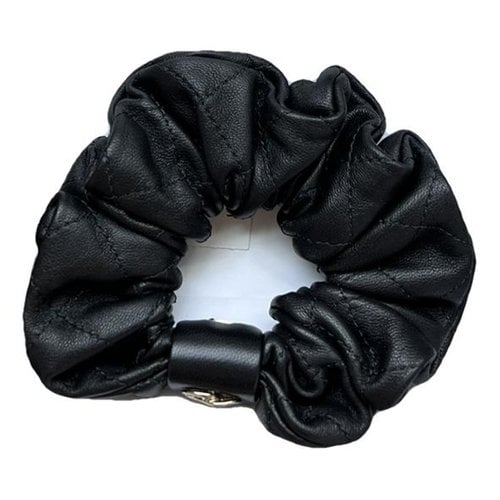 Pre-owned Chanel Cc Leather Hair Accessory In Black
