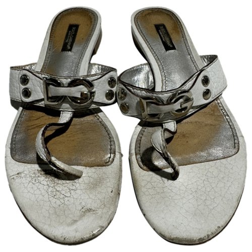 Pre-owned Dolce & Gabbana Leather Flip Flops In White