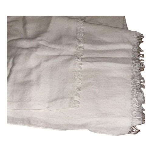 Pre-owned Gucci Wool Scarf In White