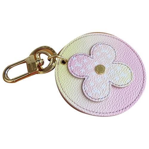 Pre-owned Louis Vuitton Leather Key Ring In Pink