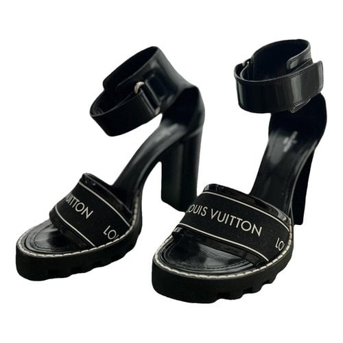 Pre-owned Louis Vuitton Star Trail Leather Sandal In Black