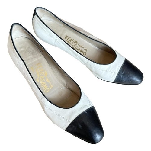 Pre-owned Ferragamo Leather Heels In White