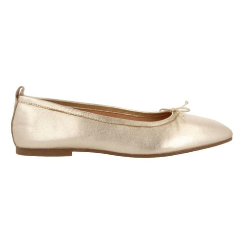 Pre-owned Gioseppo Leather Ballet Flats In Gold