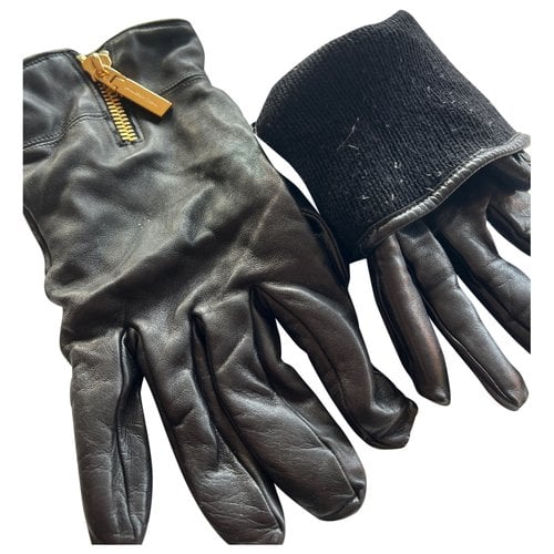 Pre-owned Versace Leather Gloves In Black