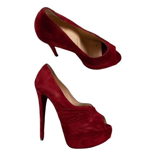 Pre-owned Christian Louboutin Heels In Red