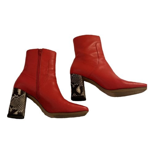 Pre-owned Essentiel Antwerp Leather Boots In Red