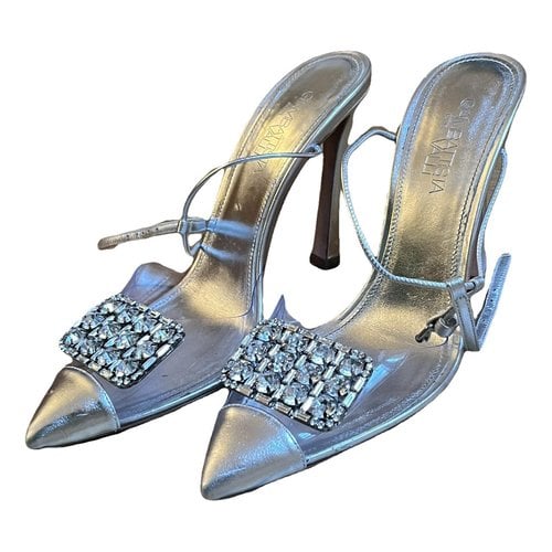 Pre-owned Giambattista Valli Leather Heels In Silver
