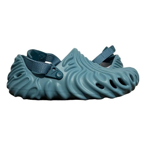Pre-owned Crocs Low Trainers In Blue