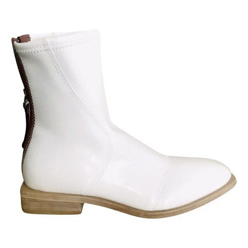 Pre-owned Fendi Patent Leather Ankle Boots In White