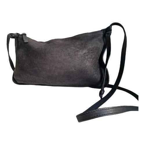 Pre-owned Yvonne Kone Leather Clutch Bag In Black