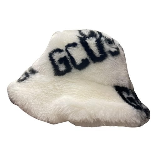 Pre-owned Gcds Faux Fur Panama In White