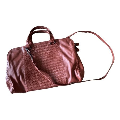 Pre-owned Bottega Veneta Fourre-tout Leather Crossbody Bag In Burgundy