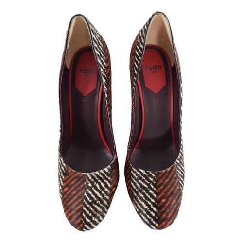 Pre-owned Fendi Patent Leather Heels In Burgundy