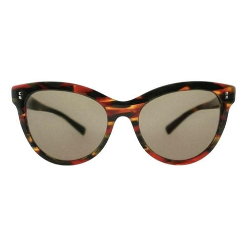 Pre-owned Valentino Sunglasses In Red