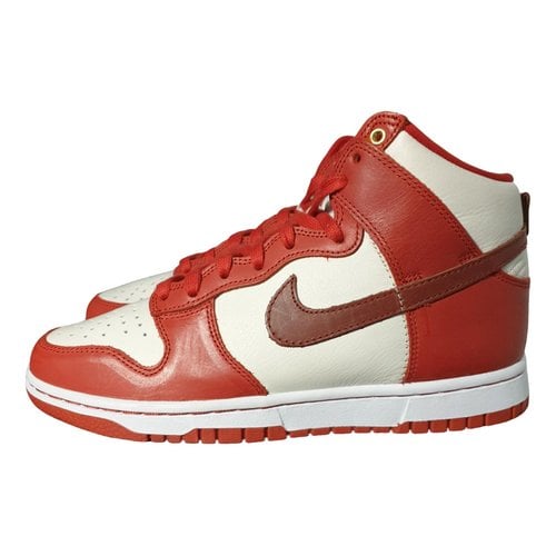 Pre-owned Nike Sb Dunk Leather Trainers In Red
