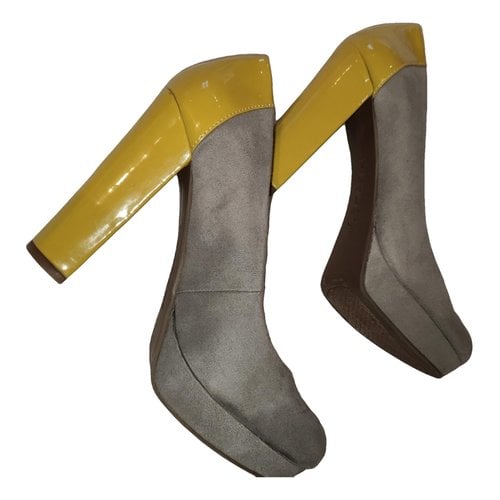 Pre-owned Kensie Heels In Grey