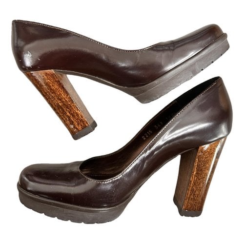 Pre-owned Gianvito Rossi Patent Leather Mules & Clogs In Brown