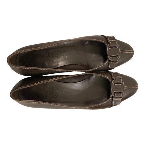 Pre-owned Ferragamo Leather Ballet Flats In Brown