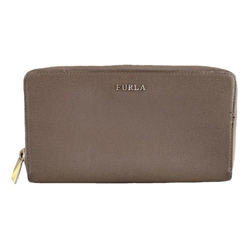 Pre-owned Furla Leather Clutch Bag In Brown