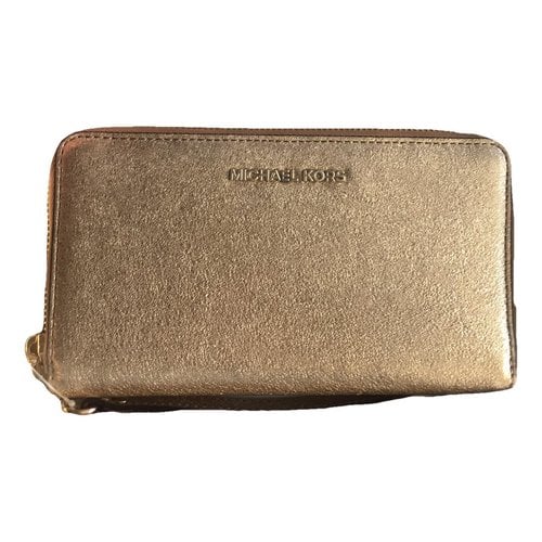 Pre-owned Michael Kors Leather Wallet In Gold