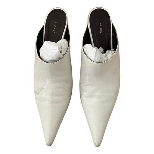 Pre-owned The Row Leather Mules & Clogs In White