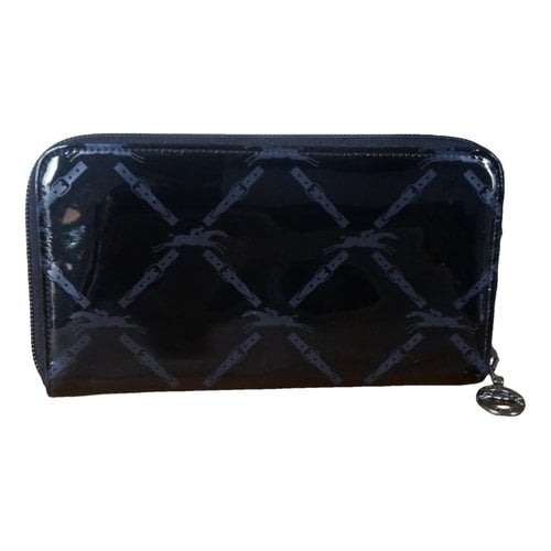 Pre-owned Longchamp Patent Leather Wallet In Black