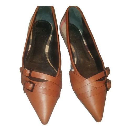 Pre-owned Burberry Leather Flats In Camel