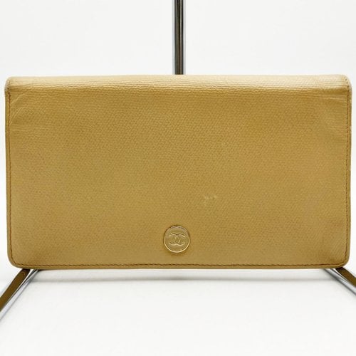 Pre-owned Chanel Leather Wallet In Beige