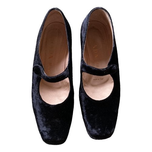Pre-owned Prada Mary Jane Velvet Heels In Black