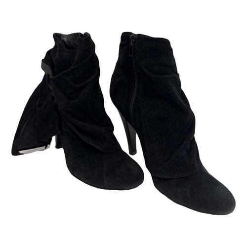 Pre-owned Gina Ankle Boots In Black