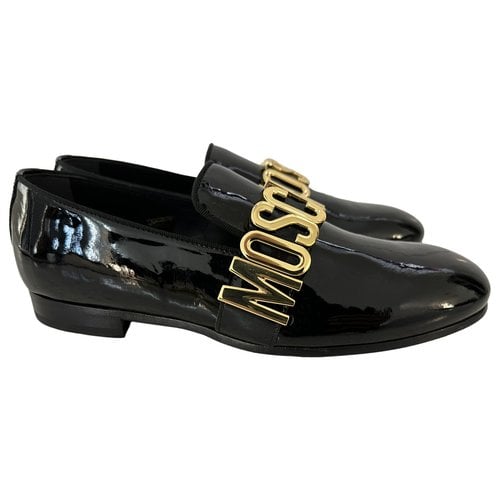 Pre-owned Moschino Patent Leather Flats In Black