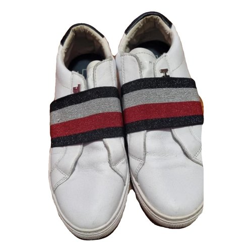 Pre-owned Tommy Hilfiger Leather Flats In White