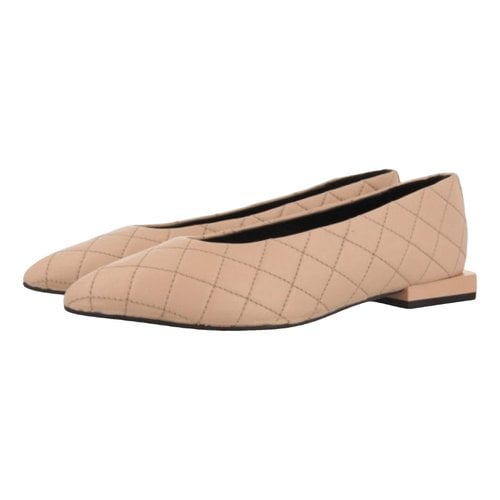 Pre-owned Gioseppo Leather Ballet Flats In Beige