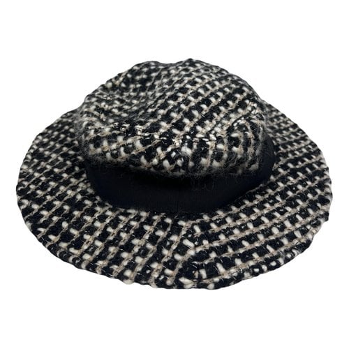Pre-owned Chanel Wool Hat In Multicolour