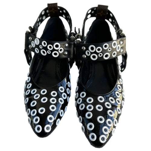 Pre-owned Louis Vuitton Patent Leather Flats In Black