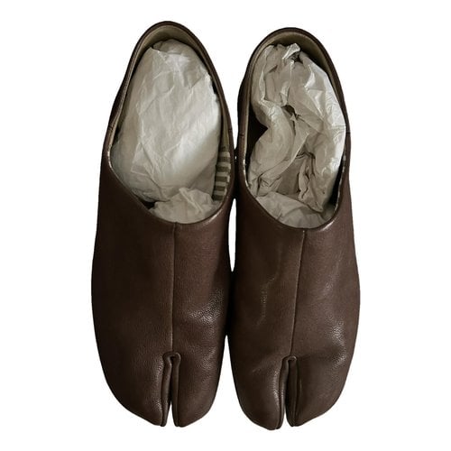 Pre-owned Maison Margiela Tabi Leather Flats In Brown