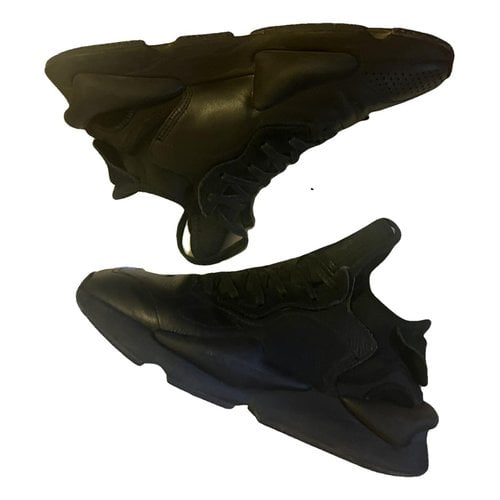 Pre-owned Y-3 By Yohji Yamamoto Leather Low Trainers In Black