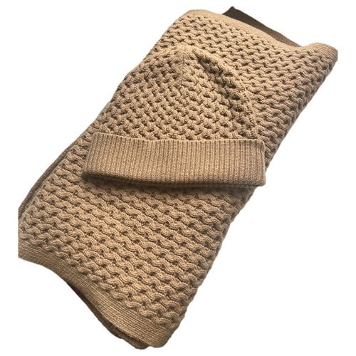 Pre-owned Theory Cashmere Scarf In Camel