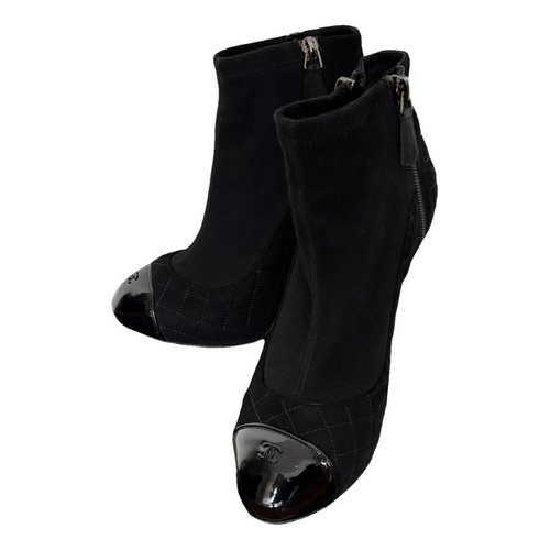 Pre-owned Chanel Buckled Boots In Black
